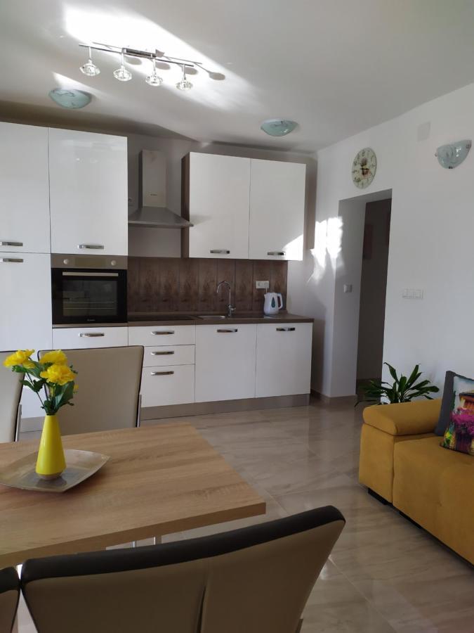 Apartmani Mira Nin Exterior foto