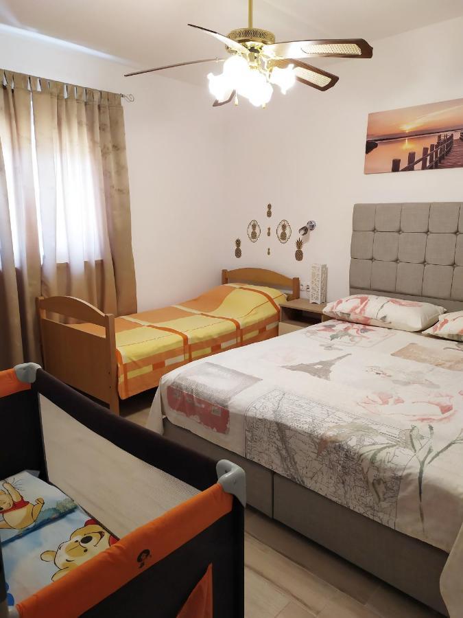 Apartmani Mira Nin Exterior foto