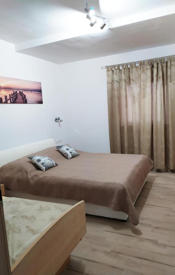 Apartmani Mira Nin Exterior foto