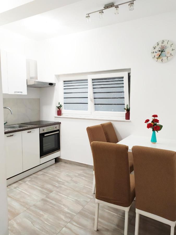 Apartmani Mira Nin Exterior foto